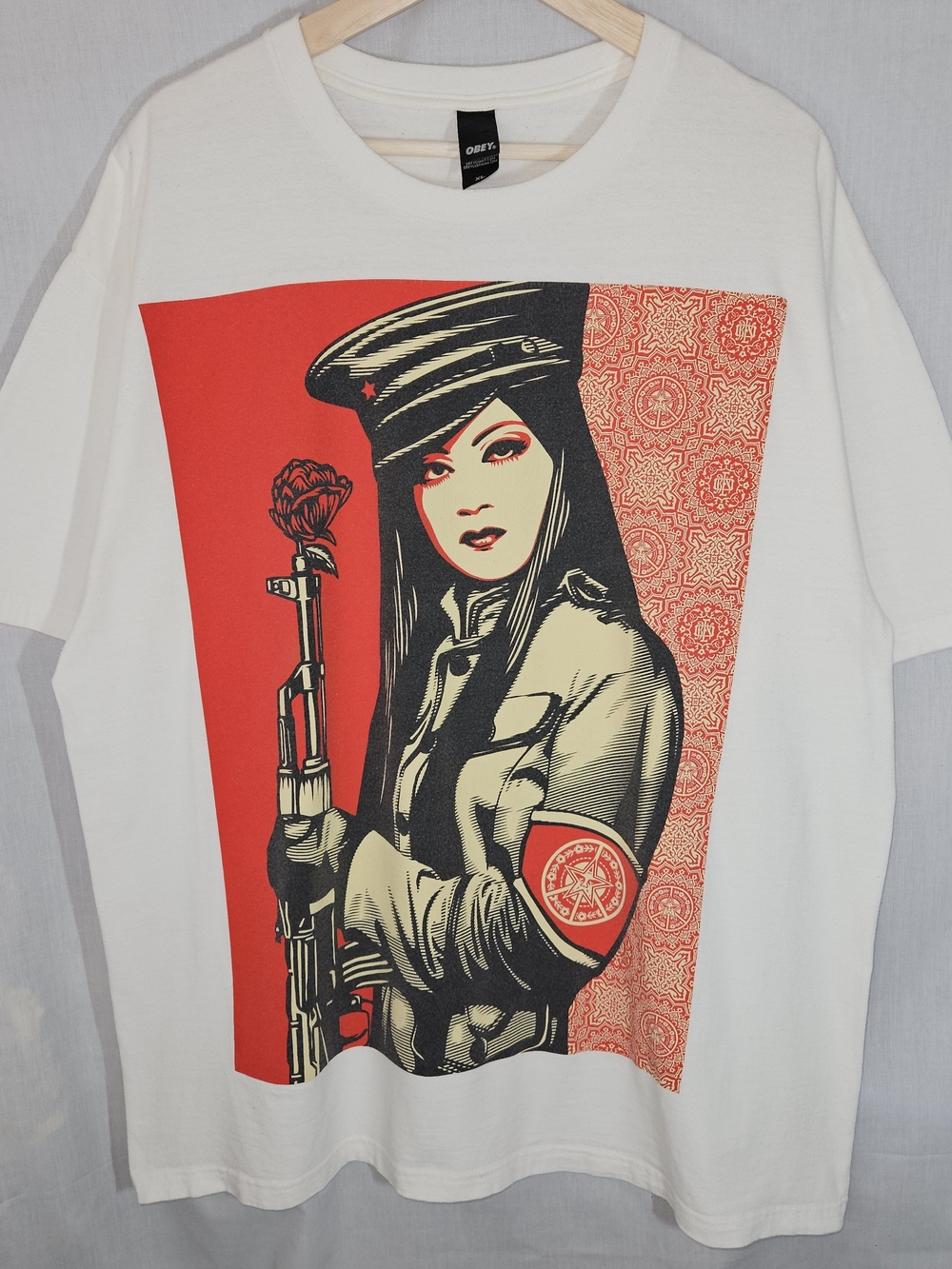 Obey Y2k White Graphic Tee with Red & Black Military Girl sz XL